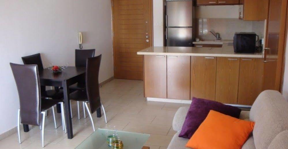 לימסול River Beach Apartments מראה חיצוני תמונה